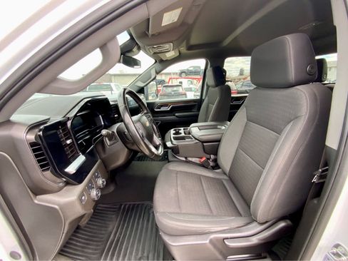 Used 2024 Chevrolet Silverado 2500 LT AWD/4WD image 25
