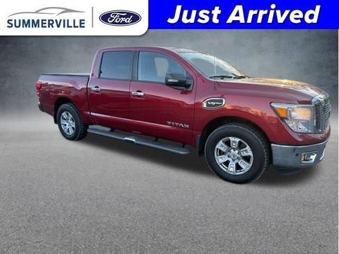 Used 2017 Nissan Titan SV image 1