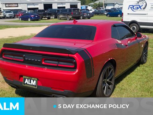 Used 2018 Dodge Challenger R/T Scat Pack RWD image 3