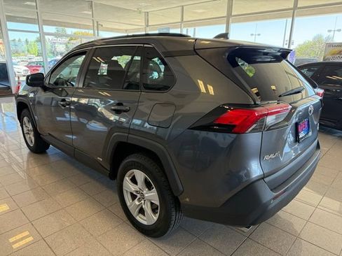 Used 2021 Toyota RAV4 LE AWD/4WD image 5