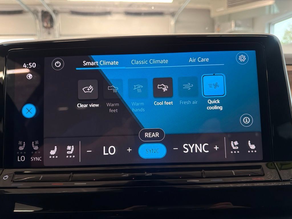 Used 2024 Volkswagen Atlas SE AWD/4WD image 65