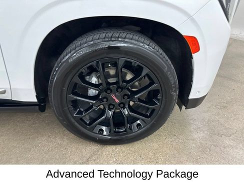 Used 2023 GMC Yukon XL Denali w/ Advanced Technology Package AWD/4WD image 17