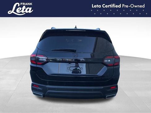 Used 2025 Honda Pilot Black Edition image 5