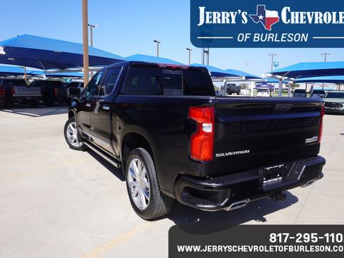 Used 2025 Chevrolet Silverado 1500 High Country w/ High Country Premium Package AWD/4WD image 4