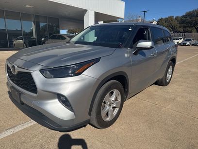 Used 2024 Toyota Highlander LE