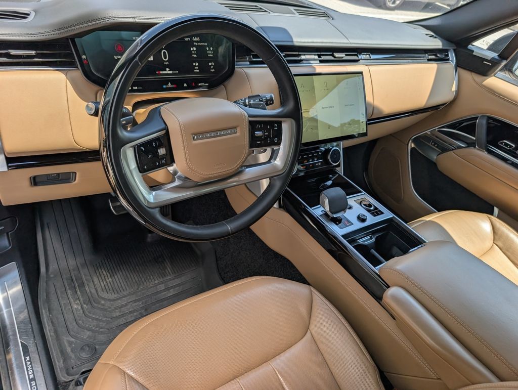 Used 2023 Land Rover Range Rover SE AWD/4WD image 4