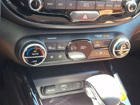 Used 2025 Kia Soul EX FWD image 15