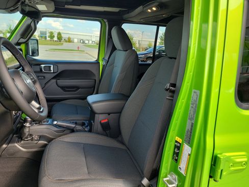 New 2025 Jeep Wrangler Sport S image 27