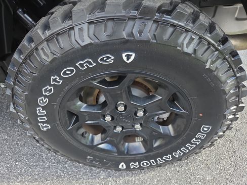 Certified 2023 Jeep Gladiator Sport w/ Trailer Tow Package AWD/4WD image 12