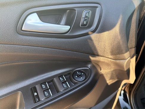 Used 2019 Ford Escape SEL image 27