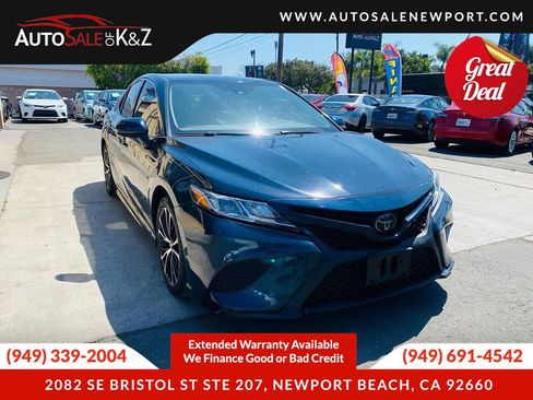 Used 2019 Toyota Camry SE w/ Carpet Mat Package FWD image 8