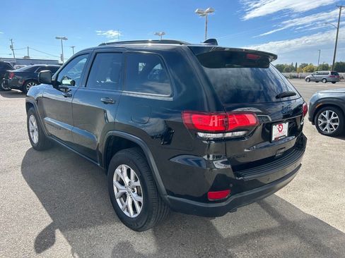 Used 2018 Jeep Grand Cherokee Laredo image 7