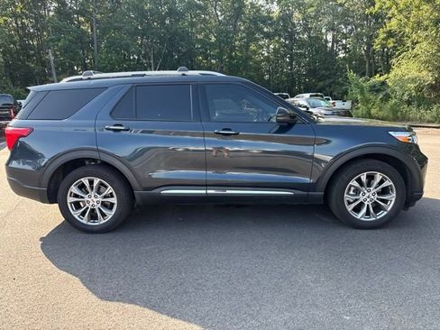 Used 2022 Ford Explorer Limited w/ Equipment Group 301A AWD/4WD image 6
