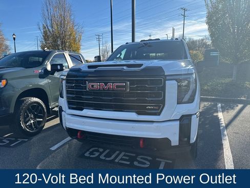 Used 2025 GMC Sierra 2500 AT4 w/ AT4 Premium Plus Package image 18