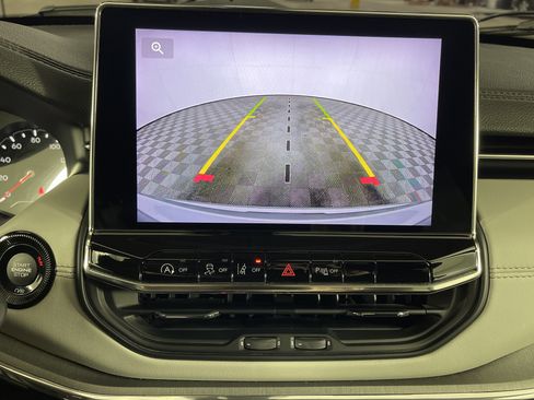 Used 2022 Jeep Compass Limited image 23