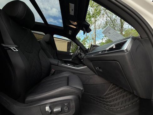 Used 2024 BMW X5 xDrive40i w/ M Sport Package image 15