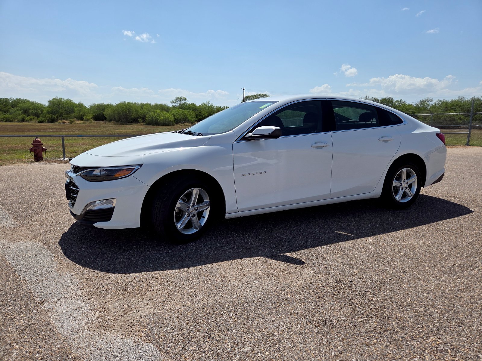Used 2024 Chevrolet Malibu LT FWD image 3