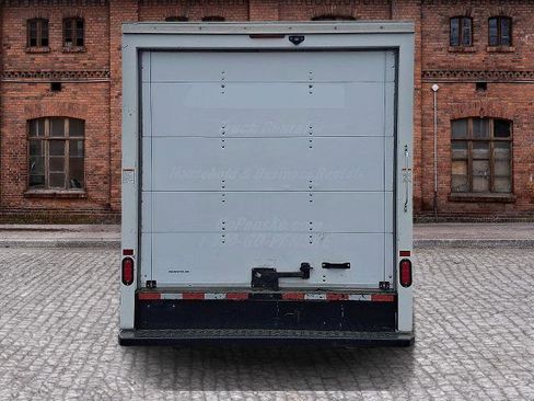 Used 2021 GMC Savana 3500 w/ Power Convenience Package RWD image 5