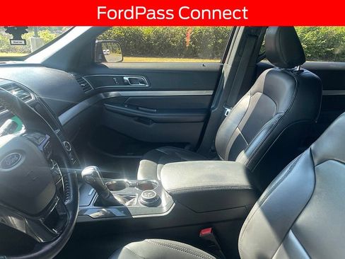 Certified 2019 Ford Explorer XLT w/ Equipment Group 202A AWD/4WD image 9