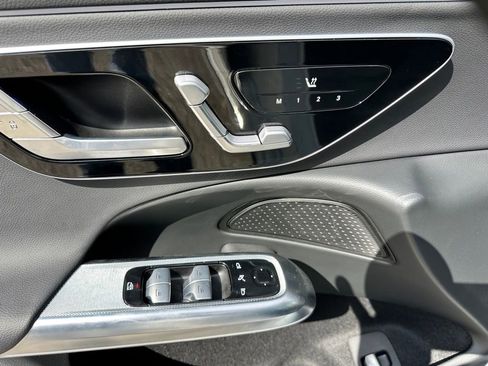 Used 2025 Mercedes-Benz E 350 4MATIC Sedan image 14