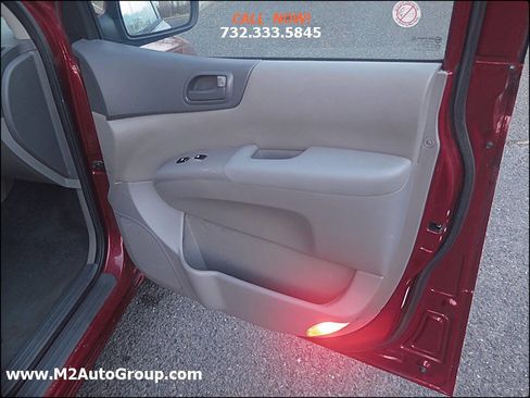 Used 2012 Kia Sedona LX image 26
