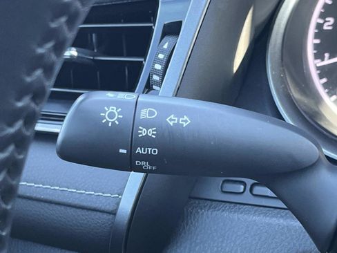 Used 2023 Toyota Camry SE image 38