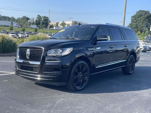 Used 2022 Lincoln Navigator L Reserve AWD/4WD image 3