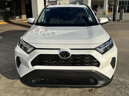 Used 2025 Toyota RAV4 XLE image 3