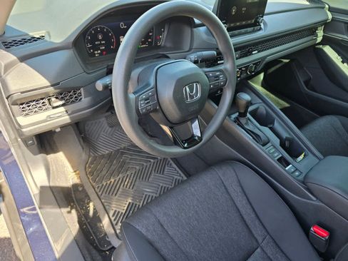 Used 2025 Honda Accord SE image 15