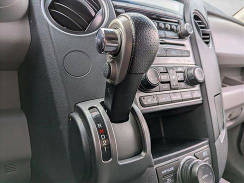 Used 2014 Honda Pilot Touring image 11