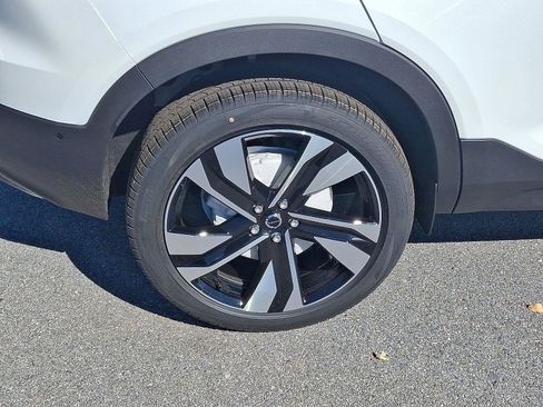 New 2026 Volvo XC40 B5 Ultra w/ Climate Package AWD/4WD image 5