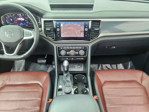 Used 2020 Volkswagen Atlas Cross Sport SEL Premium image 19