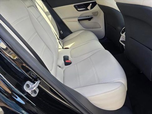 Used 2024 Mercedes-Benz GLC 300 GLC 300 image 18