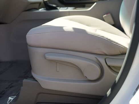 Used 2018 Kia Sedona L image 15