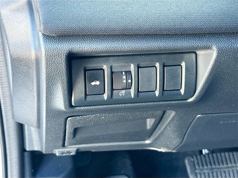 Used 2022 Subaru Legacy Premium image 10