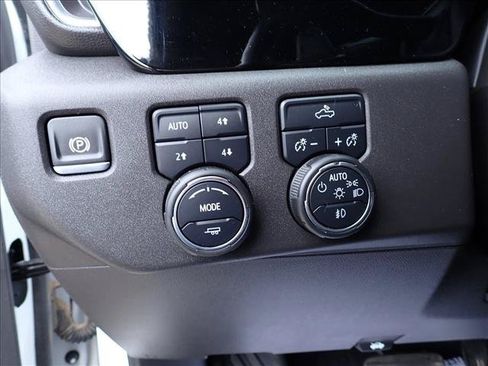 Used 2024 Chevrolet Silverado 1500 LT Trail Boss w/ Protection Package AWD/4WD image 16