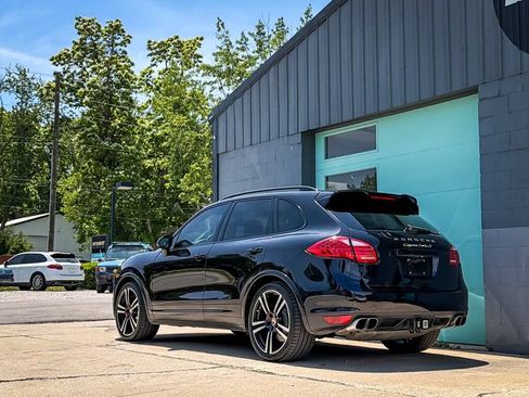 Used 2014 Porsche Cayenne Turbo S AWD/4WD image 4