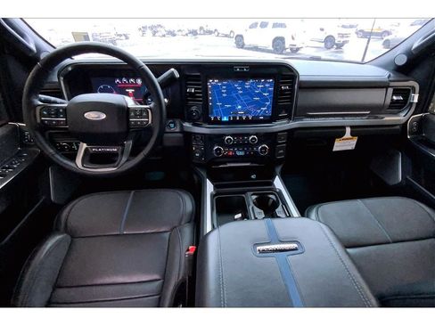 Used 2025 Ford F450 Platinum w/ FX4 Off-Road Package image 17