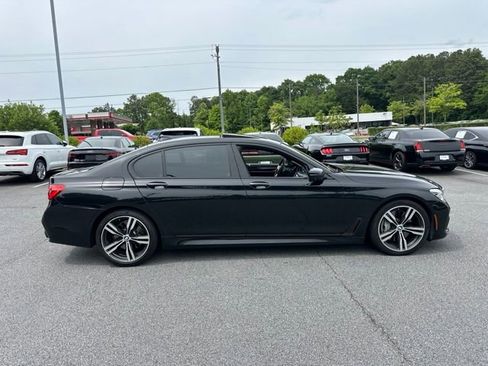 Used 2017 BMW 750i RWD image 2