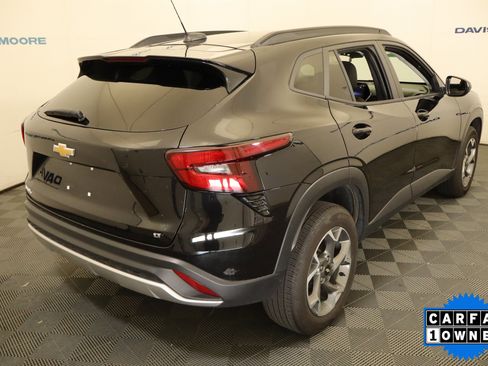 Used 2025 Chevrolet Trax LT FWD image 6