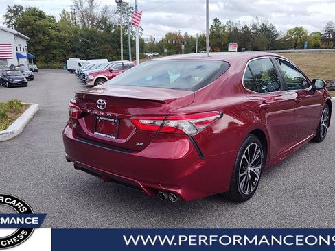 Used 2018 Toyota Camry SE image 3