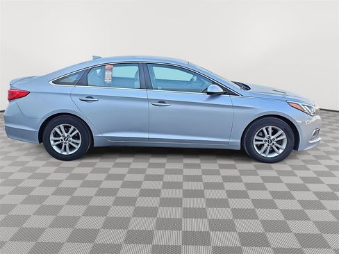 Used 2017 Hyundai Sonata SE image 4