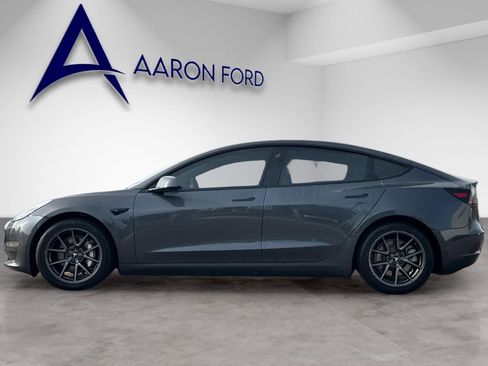 Used 2021 Tesla Model 3 Standard Range Plus image 2