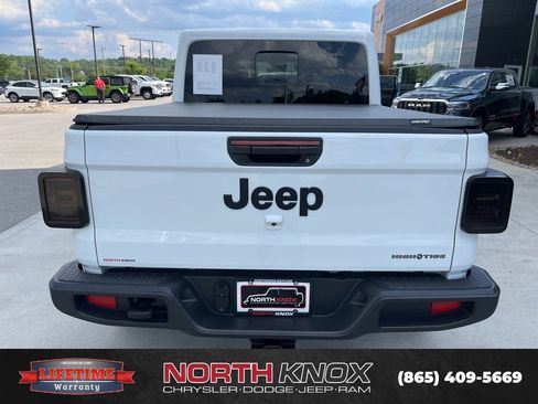 Used 2025 Jeep Gladiator Sport AWD/4WD image 17
