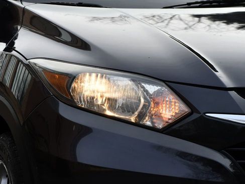 Used 2018 Honda HR-V LX image 13