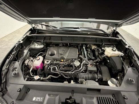 Used 2023 Toyota Highlander XLE FWD image 28