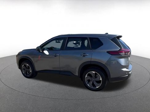 Used 2025 Nissan Rogue SV image 10