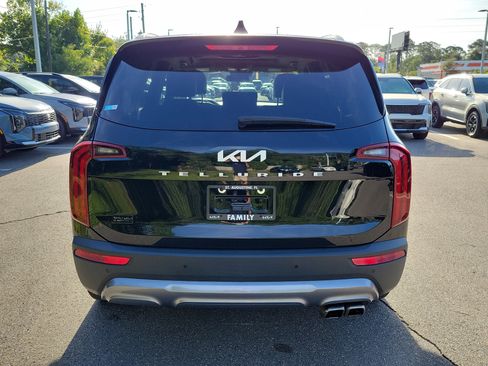 Used 2022 Kia Telluride S FWD image 5