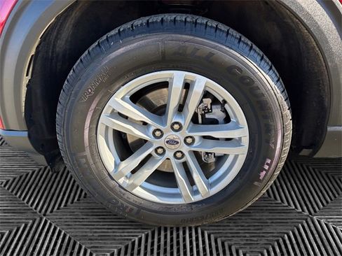 Used 2021 Ford Explorer XLT w/ Equipment Group 202A image 14