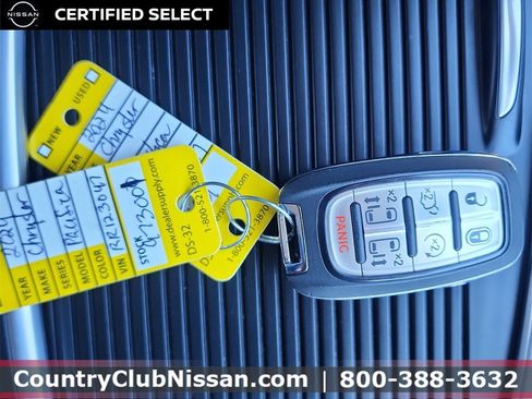 Used 2024 Chrysler Pacifica Touring-L image 36